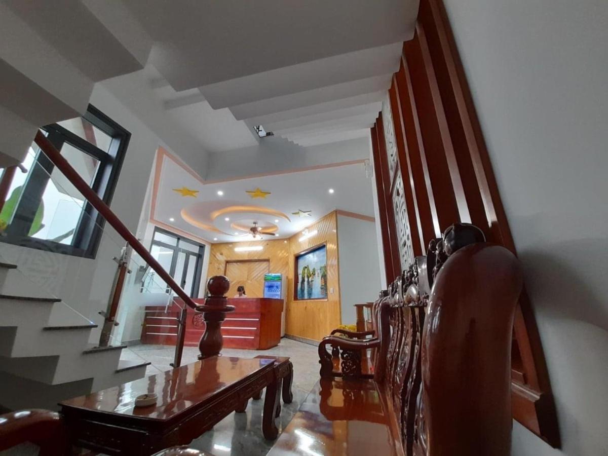 Готель Khach San Nguyen Long Баолок Екстер'єр фото